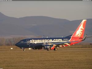 Boeing 737-700   OM-NGM