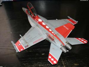 F/A-18 Fsuper Hornet odzadu