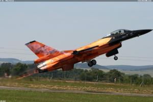 F-16  - Plná Forsáž