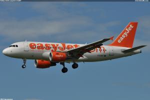 Airbus A319 easyJet G-EZBY