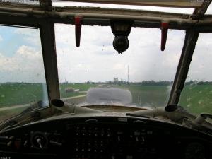 AN-2 Pristátie na práškarskom letisku