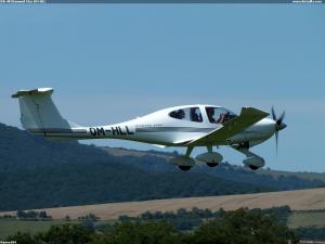 DA-40 Diamond Star OM-HLL