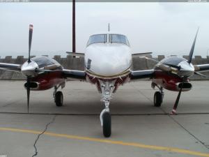 BEECHCRAFT BE90 - N104AJ
