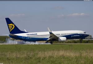 Boeing 737-8AS 