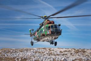 vojensky vrtulnik Mi-17